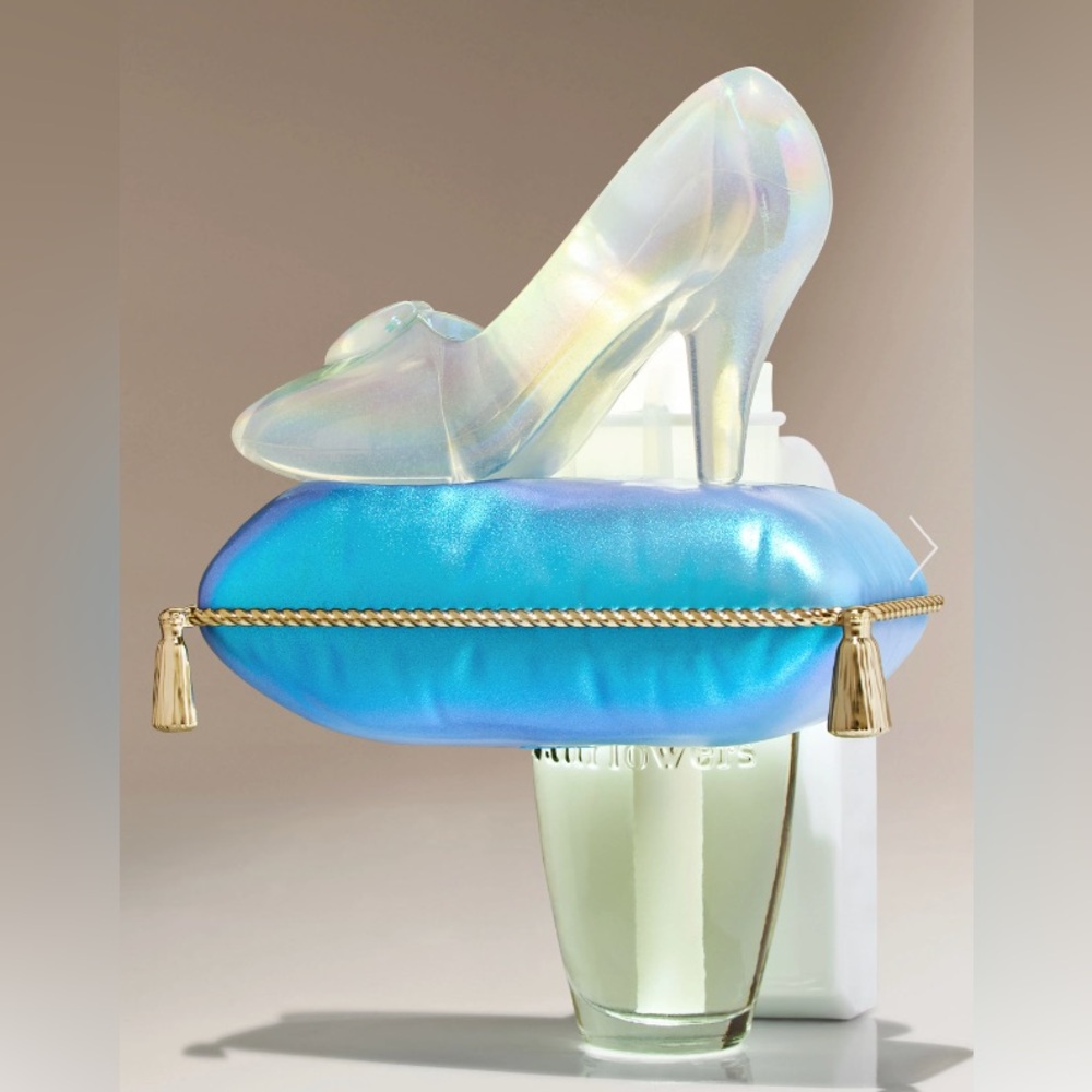 Disney X Bath & Body Works Cinderella Wallflower Nightlight & Refill
